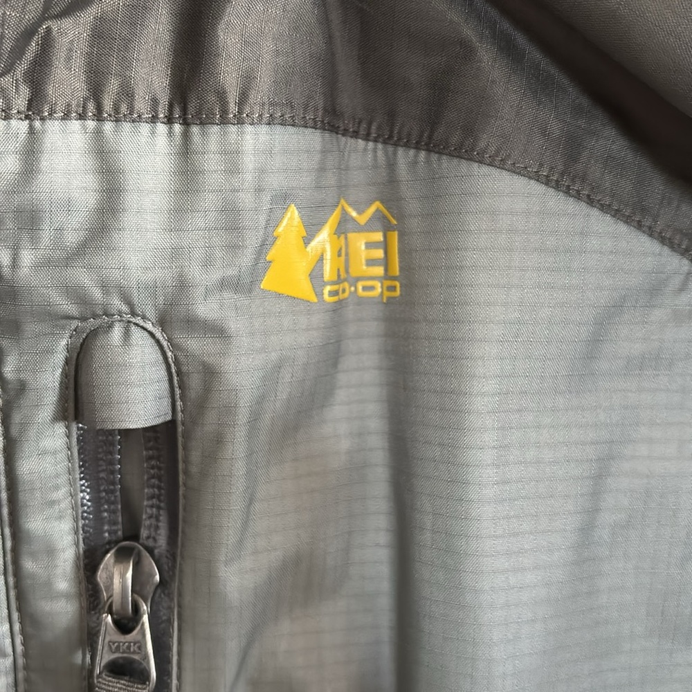 Boys REI Waterproof Windbreaker Jacket - Picture 2 of 7